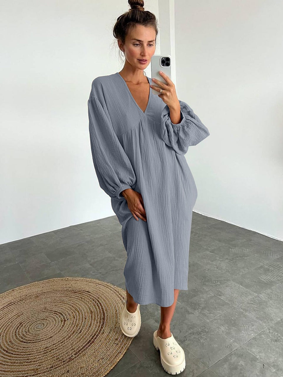 Angela | Casual Midi Dress with V-Neck and Puff Sleeves
