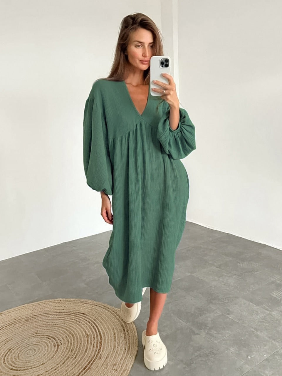 Angela | Casual Midi Dress with V-Neck and Puff Sleeves