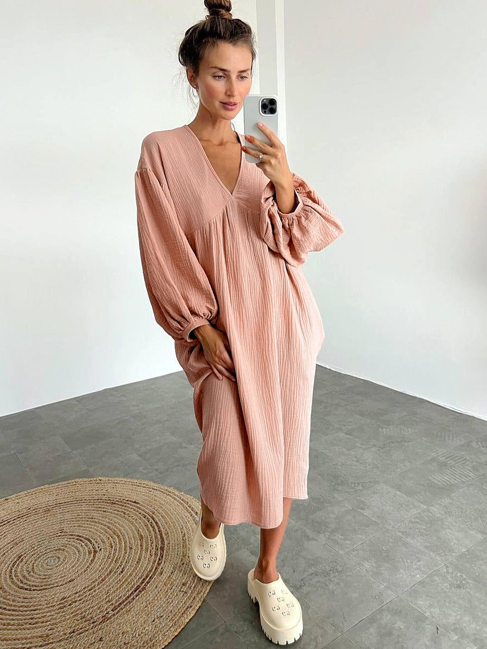 Angela | Casual Midi Dress with V-Neck and Puff Sleeves